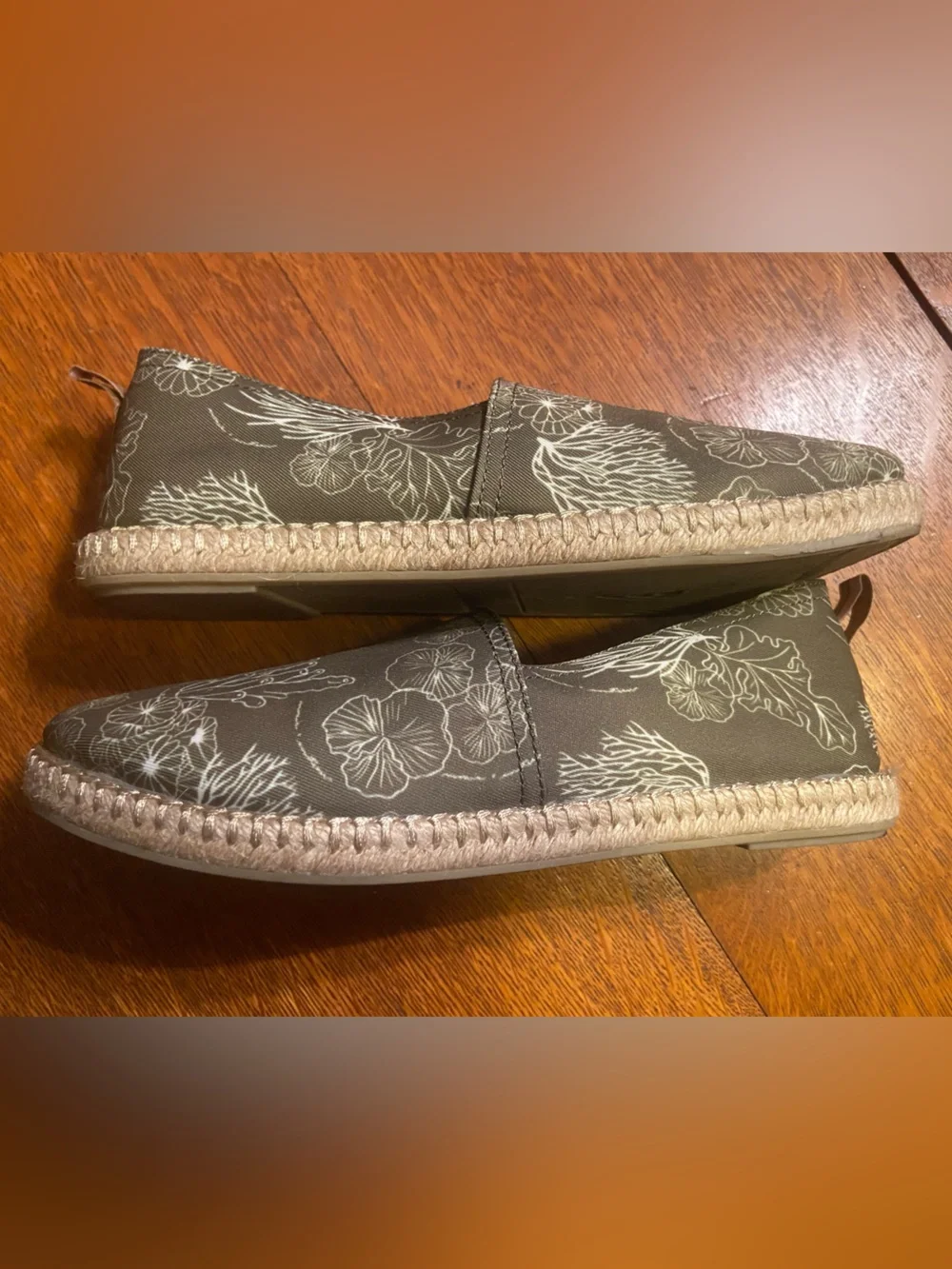 Vionic Beach Laguna Seaweed Coral Print Espadrille. Podiatrist designed.